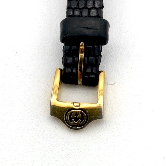 Vintage Ladies Black and Gold Gucci Watch. - Picture 4 of 10
